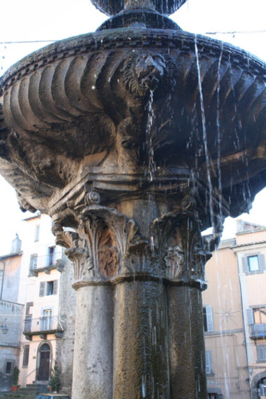 Viterbo Città d'Arte - Fontana di Piazza del Gesù