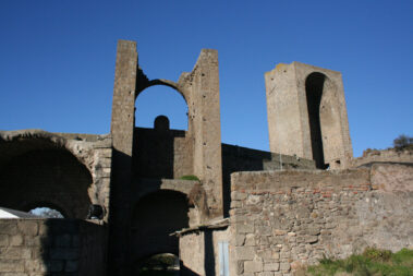 Porta di Valle vista da est